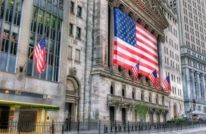 Retail Investors' "Black Tuesday": Amid Earnings Reports and Short Sellers' Squeeze, Meme Stocks and the Crypto Market Plunge Together