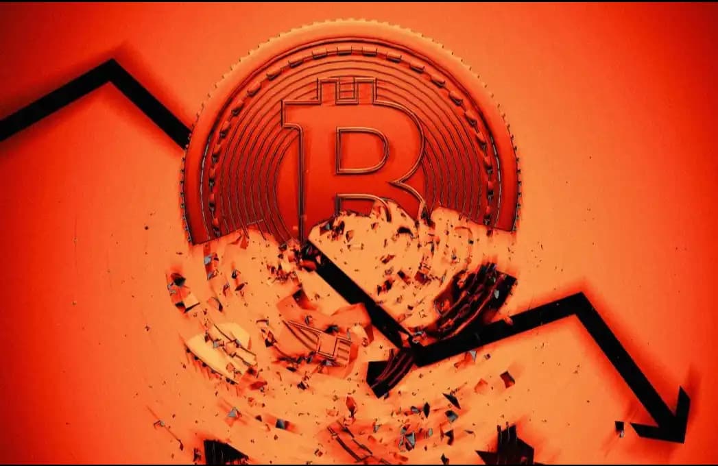 Triple Pressure on the Crypto Market: ETF Outflows, Leverage Reset, and Low Liquidity