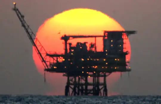 Why Does Oil Go Up When Bitcoin Goes Down?