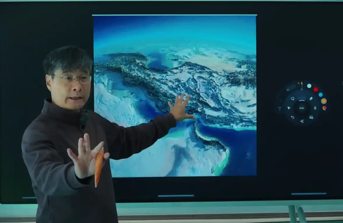 This viral high school teacher from Beijing, Jiang Xueqin, predicted America's downfall in advance