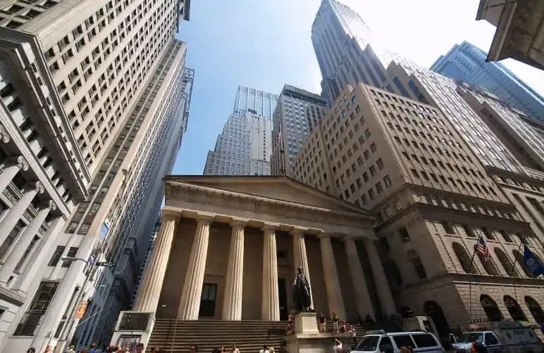 Wall Street Collective Bearish on 2026, Will the Oil Crisis Trigger a Recession?