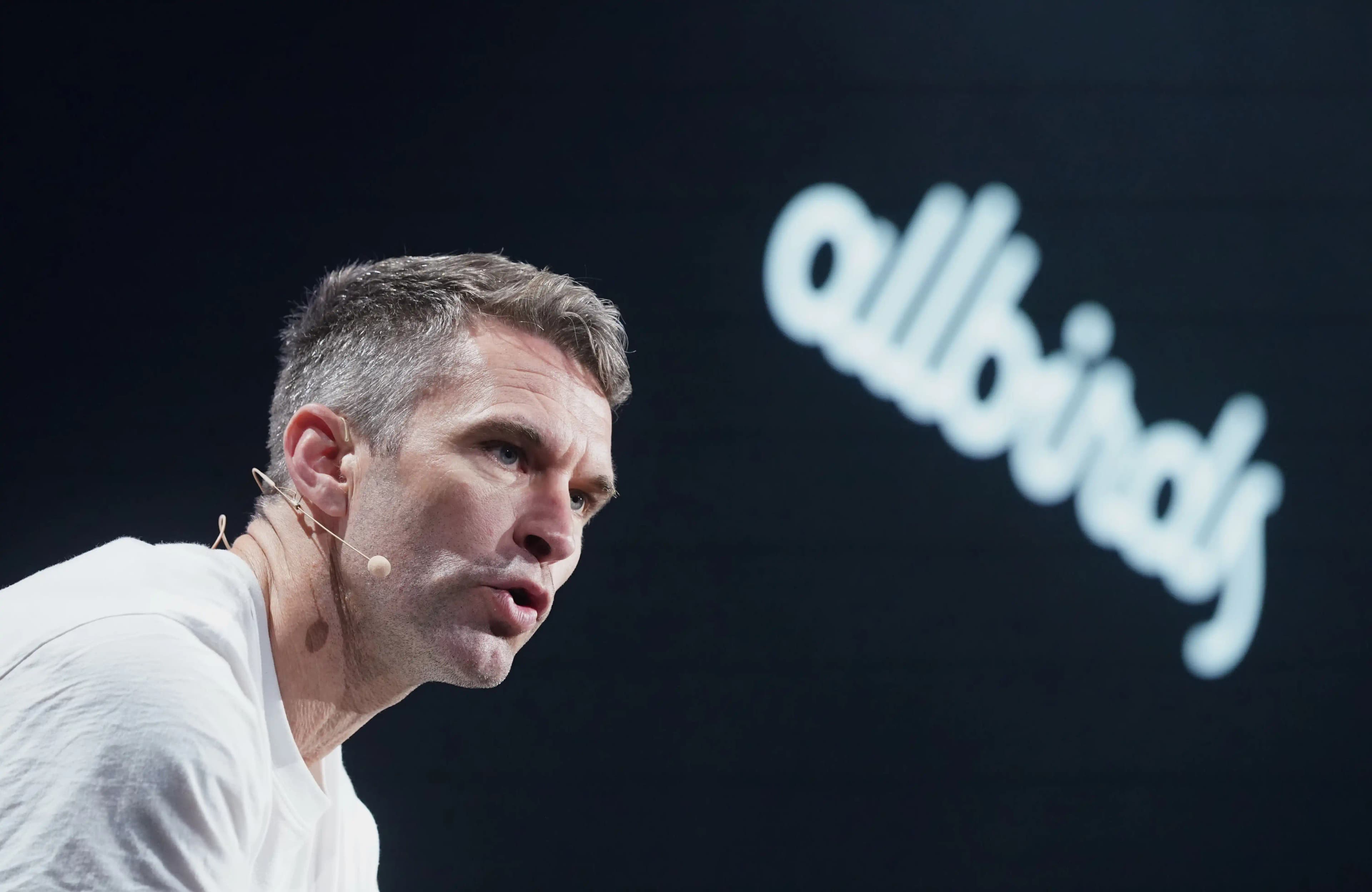 From 'Silicon Valley Sneaker' to 'GPU Hashrate': The Absurdity and Logic of Allbirds' Rebranding to NewBird AI