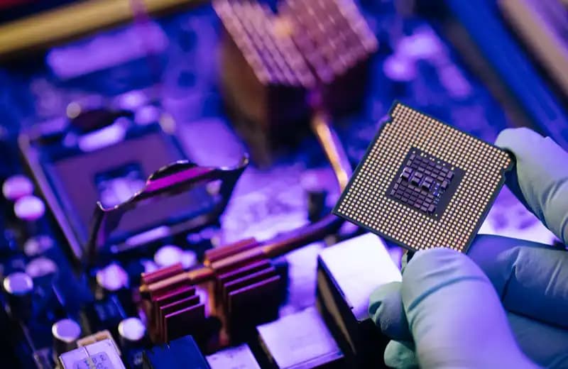 AI Reshapes Semiconductor 'Smile Curve': The Rising Logic of Global Distributed Bull Market