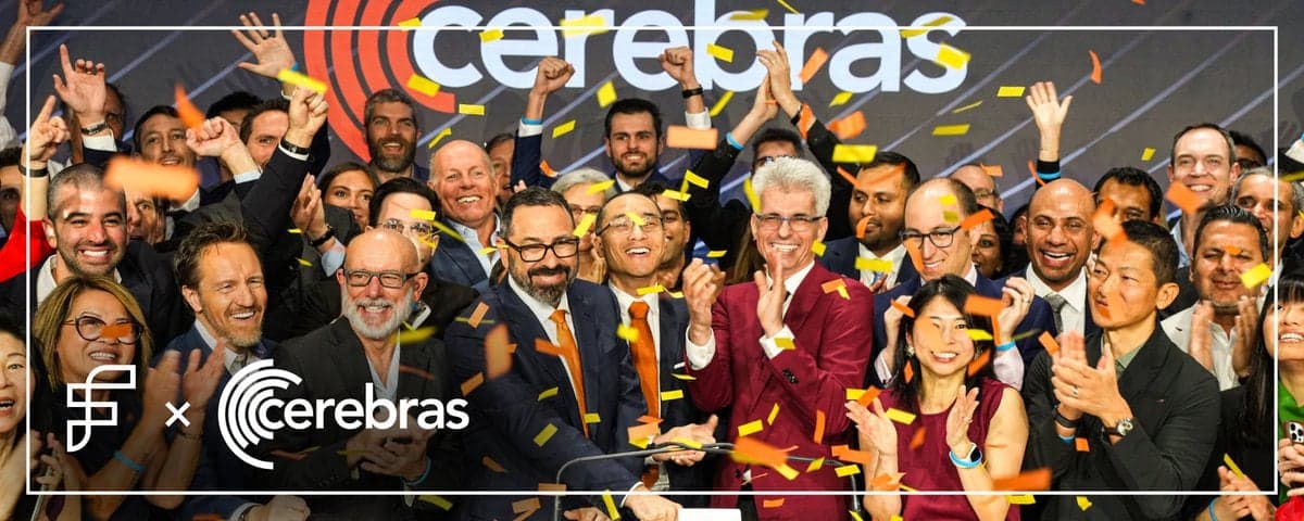 十年押注 Cerebras：「晶圆级 AI 芯片」如何登上纳斯达克？