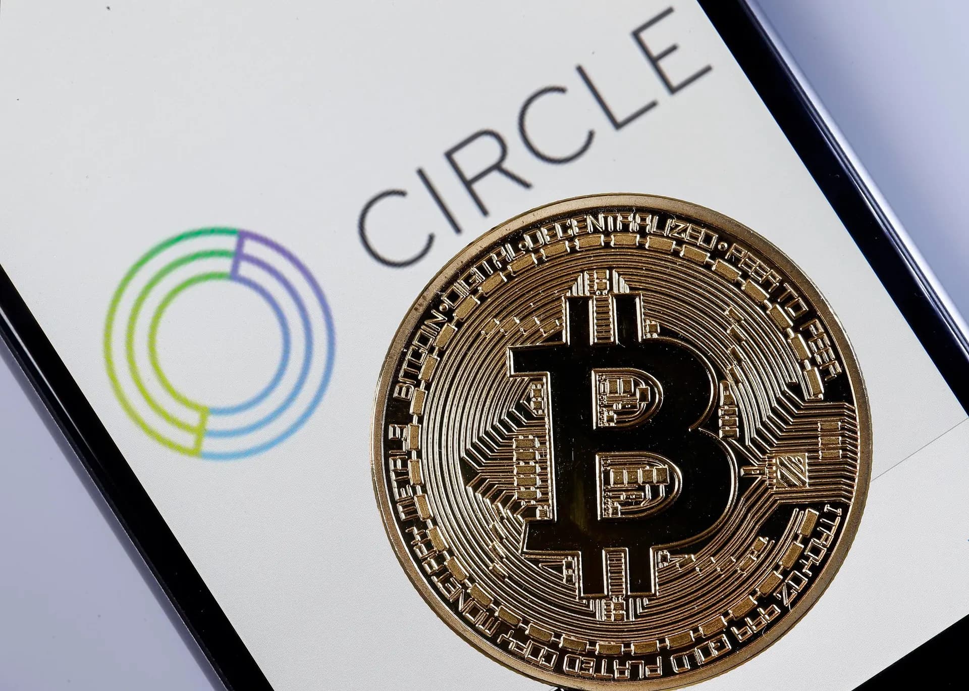 从发行商到基础设施所有者：Circle 的 Arc 战略与 GENIUS 法案的致命空白