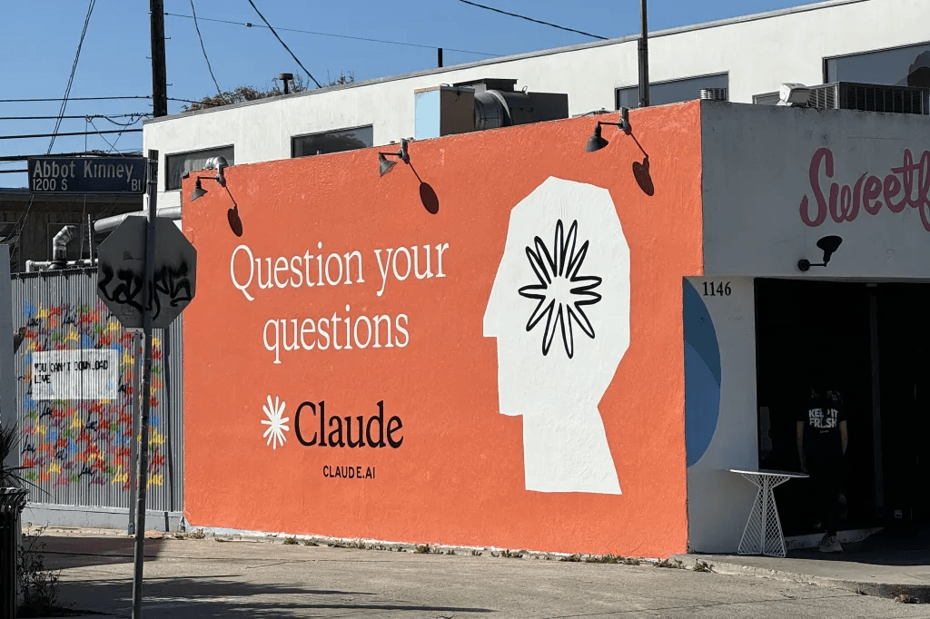 Claude 要封号查身份证了?刷脸是两个月前的旧账,「交数据给警方」是误读