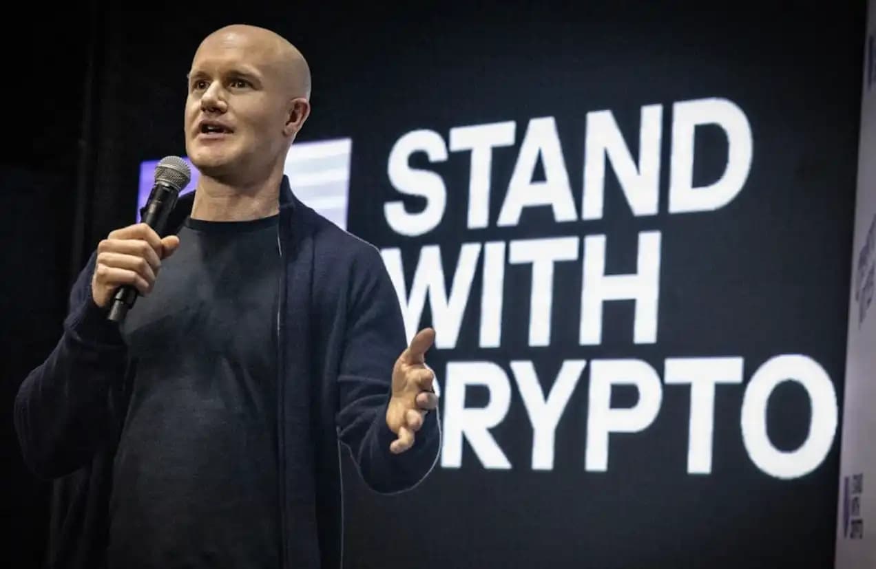 The US SEC's move towards Coinbase illustrates the regulatory gap in the cryptocurrency space.