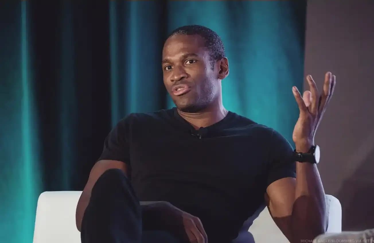 A "Possibly Down 99%" Sentence: Arthur Hayes and Monad Kick Off Full-Scale Online Showdown