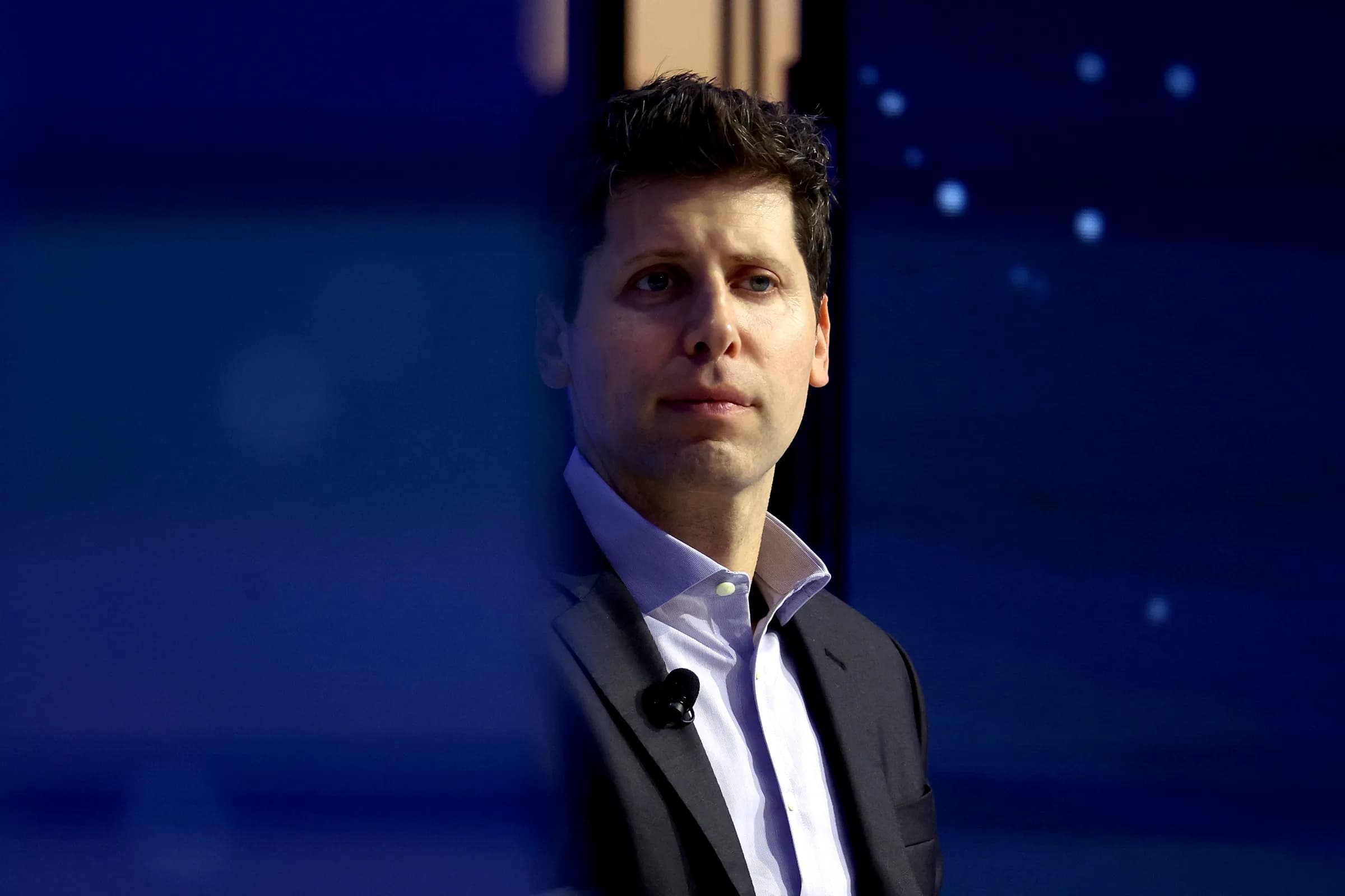 《纽约客》深度调查文解读:OpenAI 自己人为何认定 Altman 不可信?