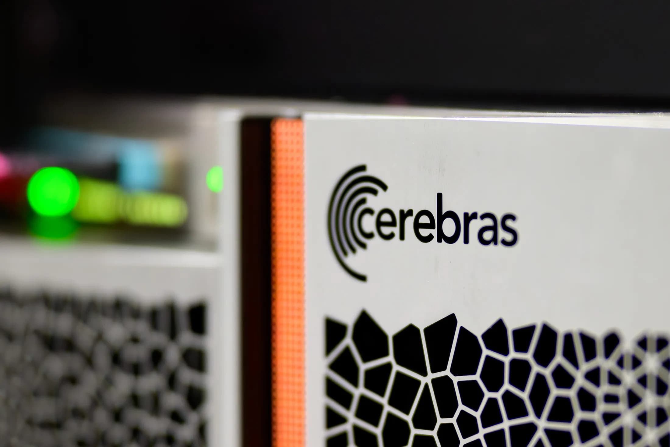 $CBRS 暴涨 90%:Uber 以来最大的科技股 IPO,被 Hyperliquid 提前两周定价